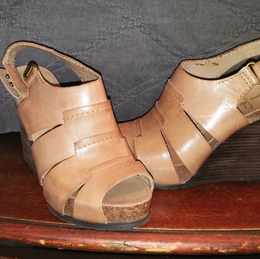 Shoes - Picture 2 of 3
